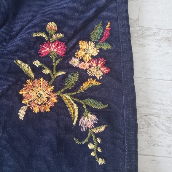 Embroidered Mossimo Mini Skirt - Picture 5 of 5